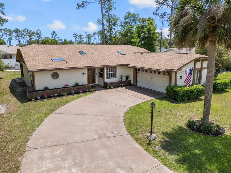 28 Westbriar Ln, FL