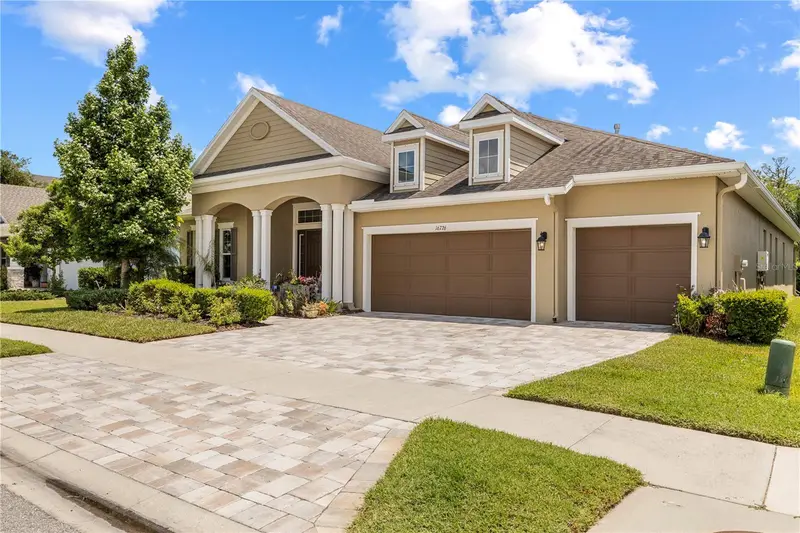 16726 Courtyard Loop, FL