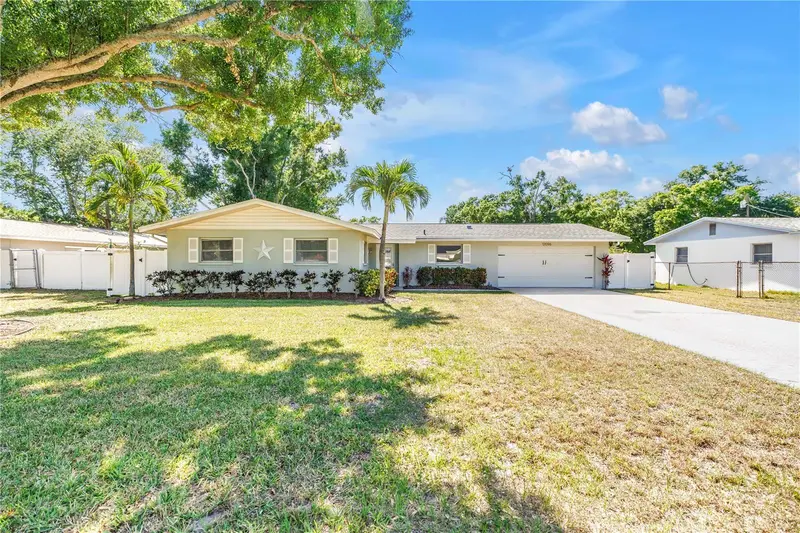 12096 Oak St, FL