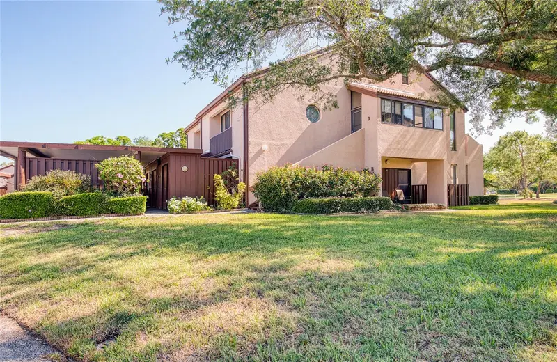 6305 Pelican Creek Xing #D, FL