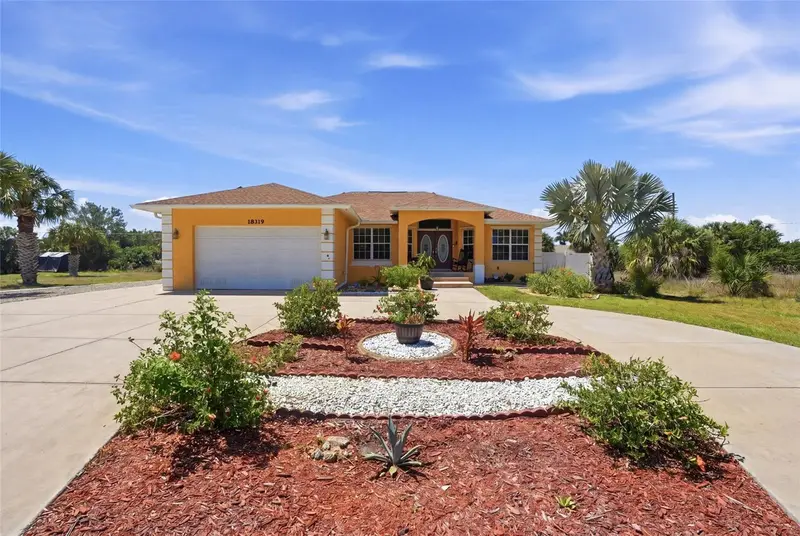 18319 Arapahoe Cir, FL