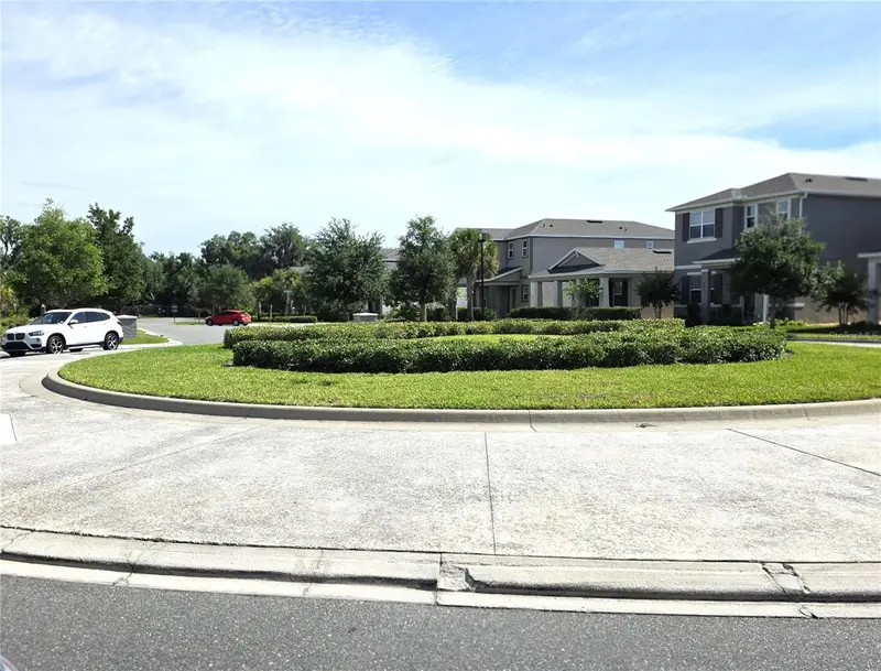 624 Bayern Ln, FL