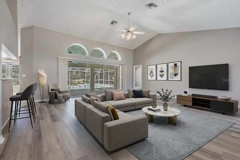 1091 Tournament Dr, FL