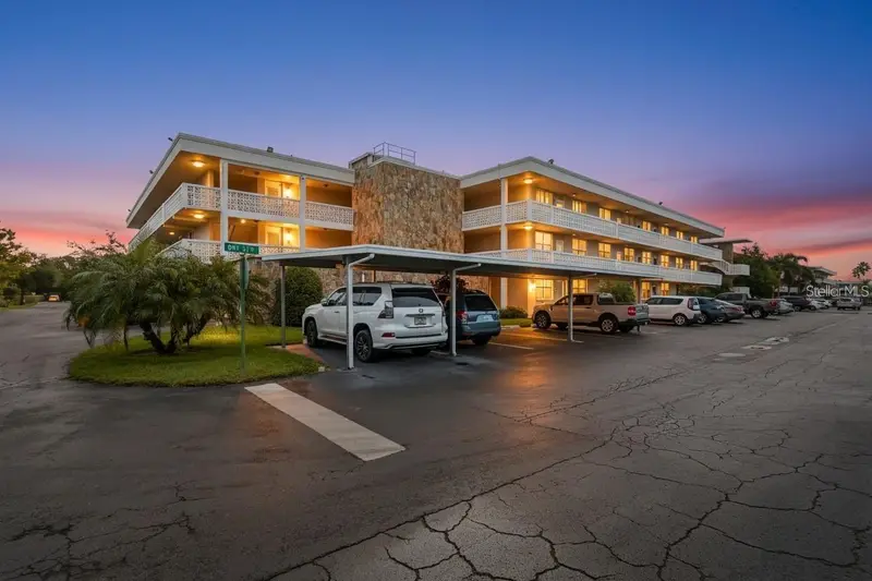 5095 Bay St Ne #21o, FL