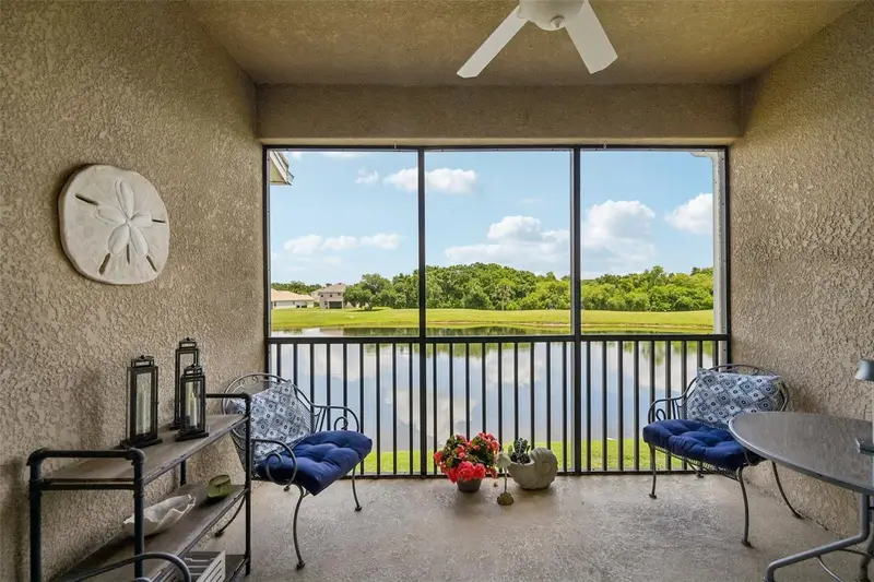 1003 Fairwaycove Ln #201, FL