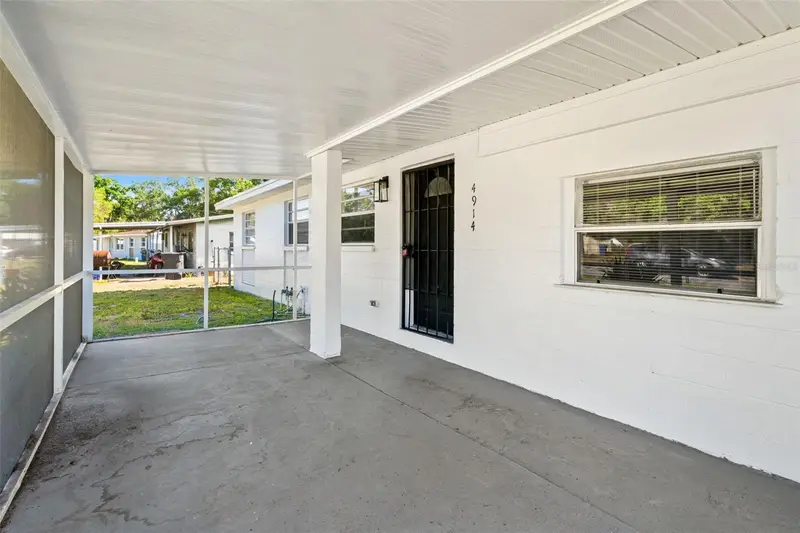 4914 S 82nd St, FL