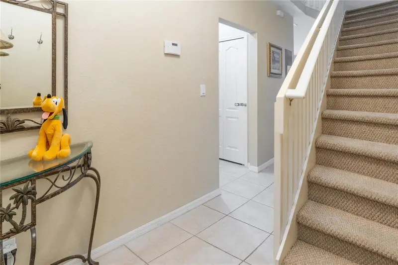 2457 Caravelle Cir, FL