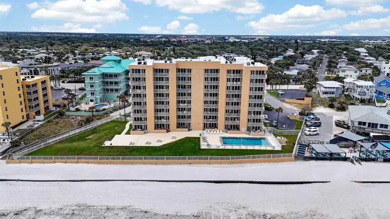 421 S Atlantic Ave #409, FL
