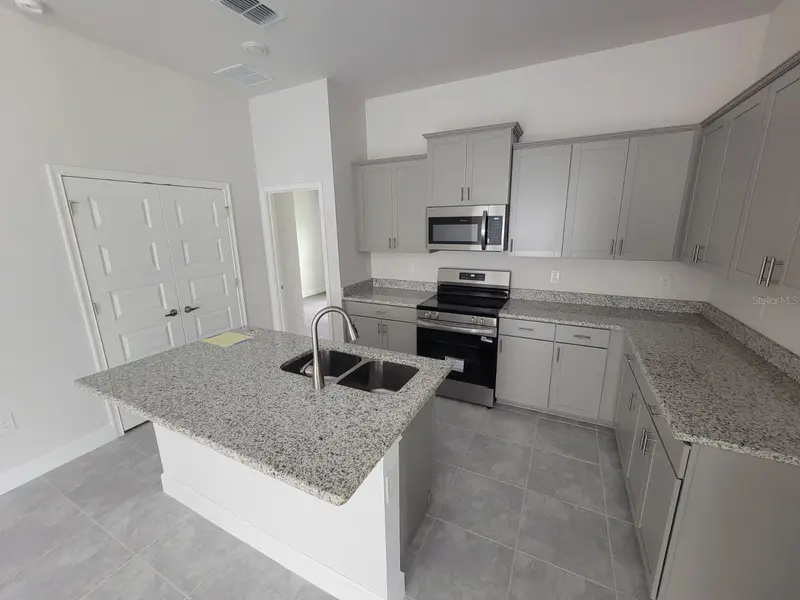 2170 Nw 23rd Loop, FL