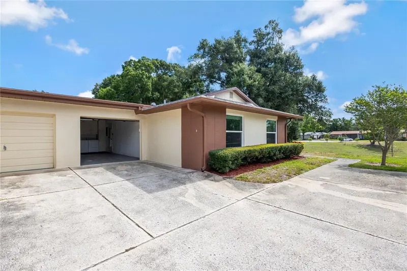 2261 Shelly Dr #D, FL