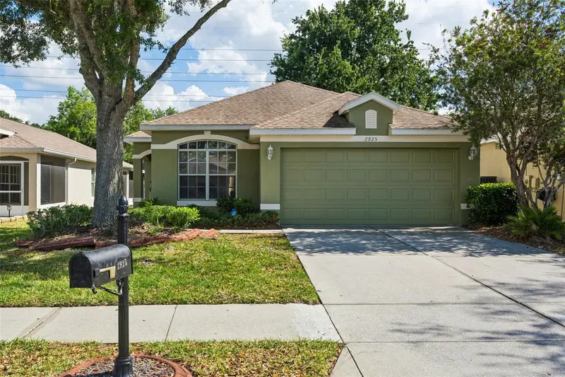 2925 Banyan Hill Ln, FL
