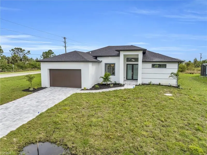 15401 Aqua Cir, FL