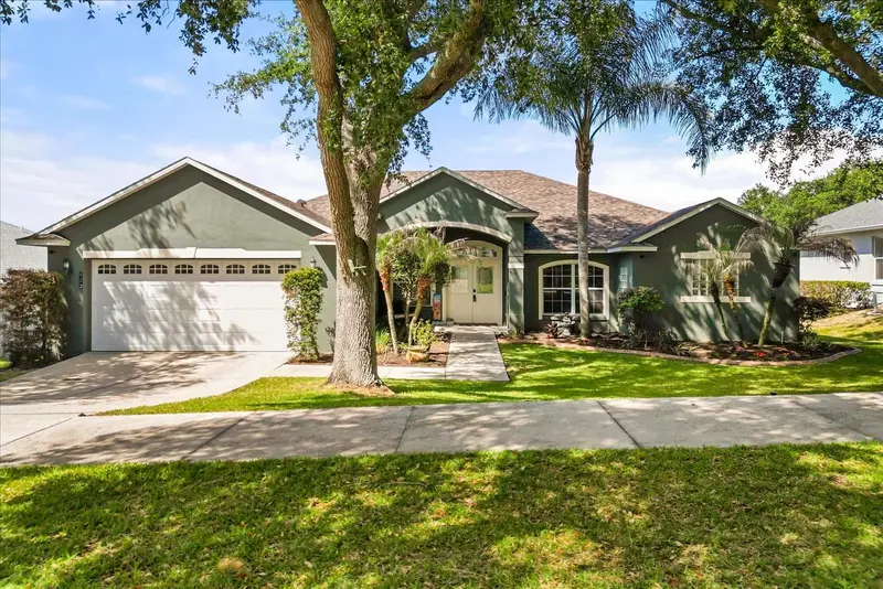823 Princeton Dr, FL