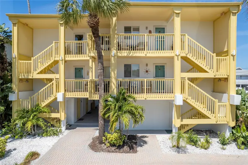 708 Gulf Blvd #D, FL