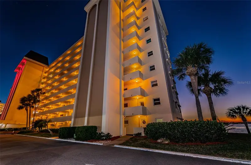 4750 Cove Cir #303, FL