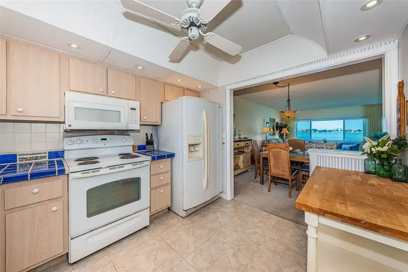 4750 Cove Cir #303, FL