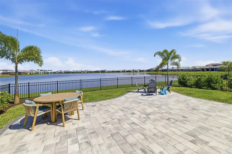 17237 Savory Mist Cir, FL