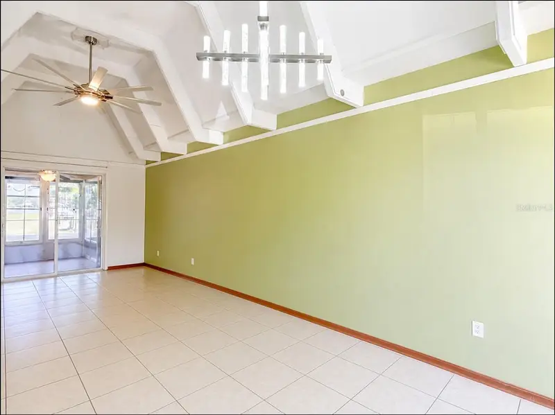 523 Club Cir, FL