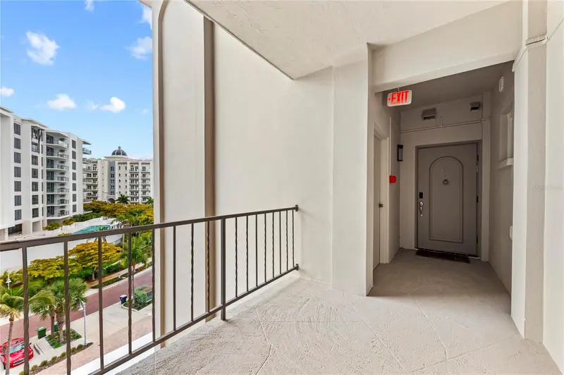 350 Golden Gate Pt #61, FL