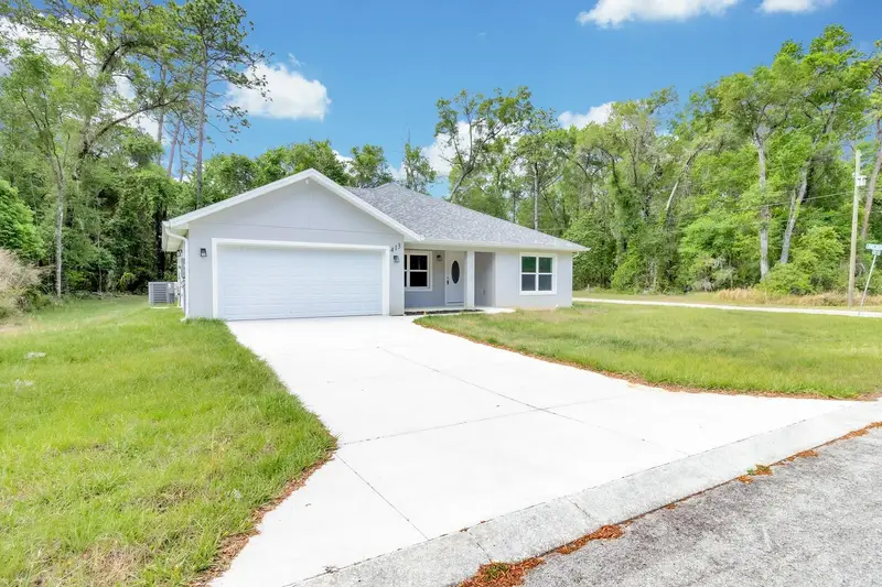 413 Poppy Ln, FL