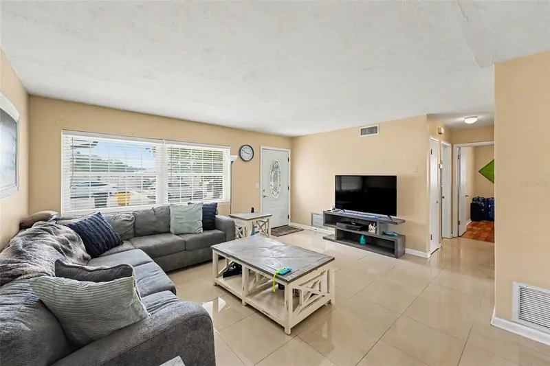 106 S Maywood Ave, FL