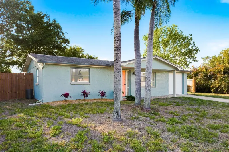 1958 Essex Dr, FL