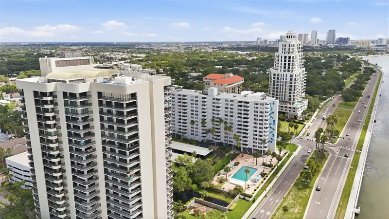 2413 Bayshore Blvd #2001, FL