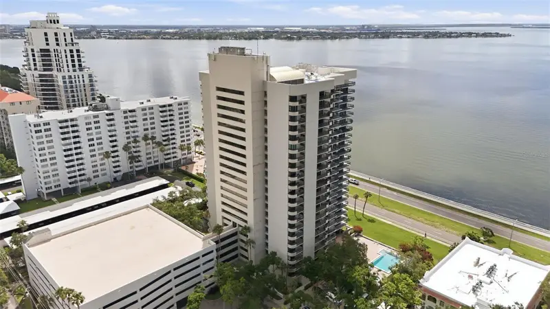 2413 Bayshore Blvd #2001, FL