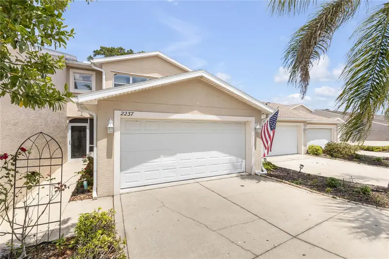 2237 Hawks Cove Cir, FL