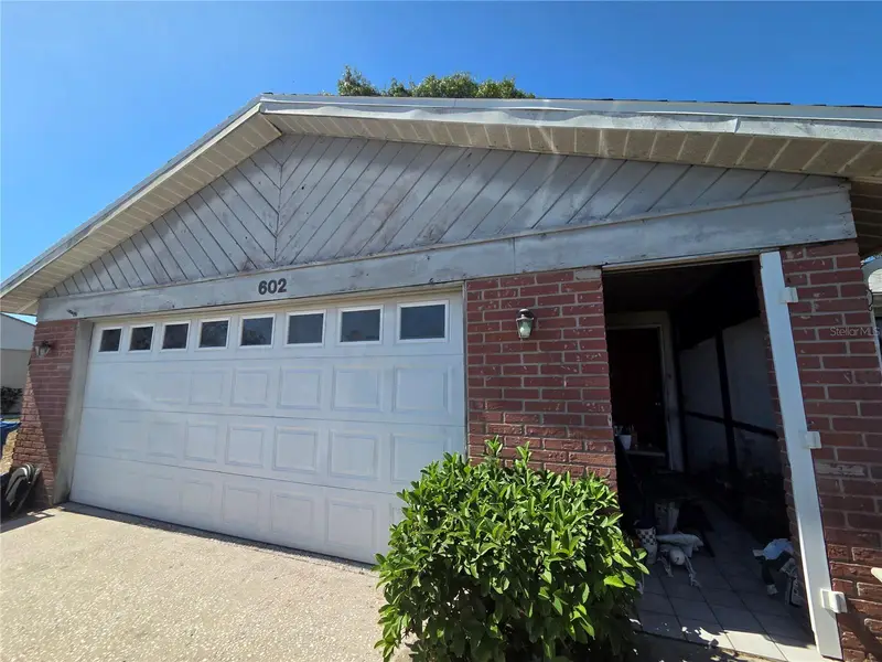 602 Bay Lake Trl, FL