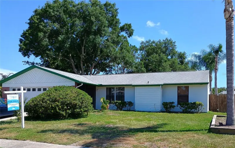 602 Bay Lake Trl, FL
