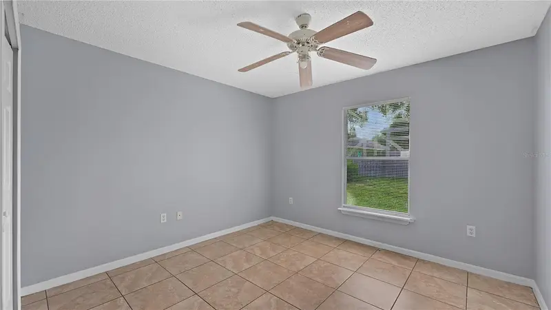 568 Kingfisher Dr, FL