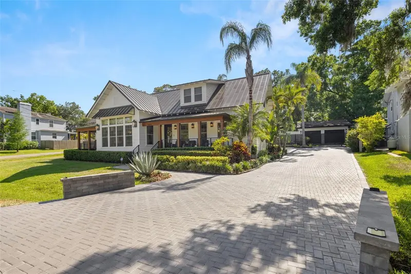5610 N River Shore Dr, FL