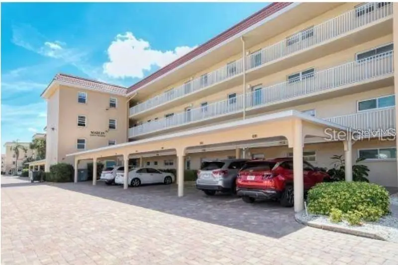 1300 N Portofino Dr #406, FL