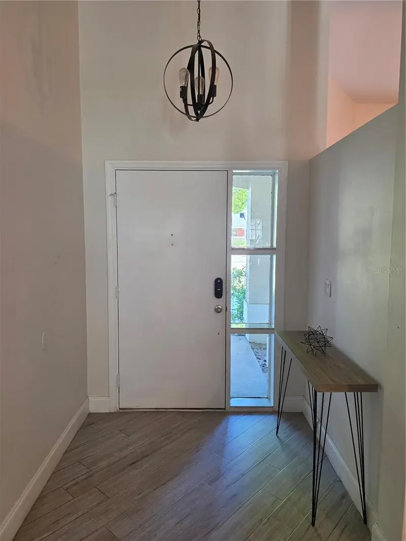 10158 Brandon Cir, FL
