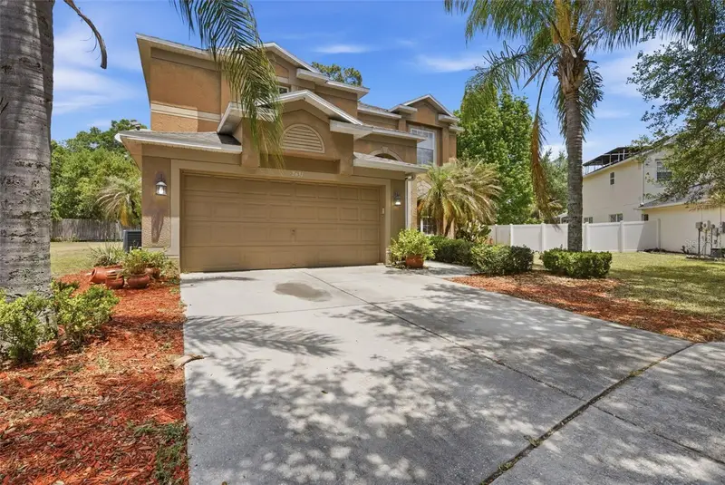 2631 Queen Alberta Dr, FL