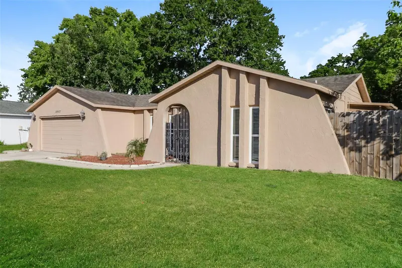 12907 Cedar Ridge Dr, FL