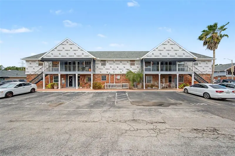 200 Country Club Dr #1101, FL
