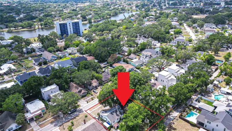1009 W Coral St, FL