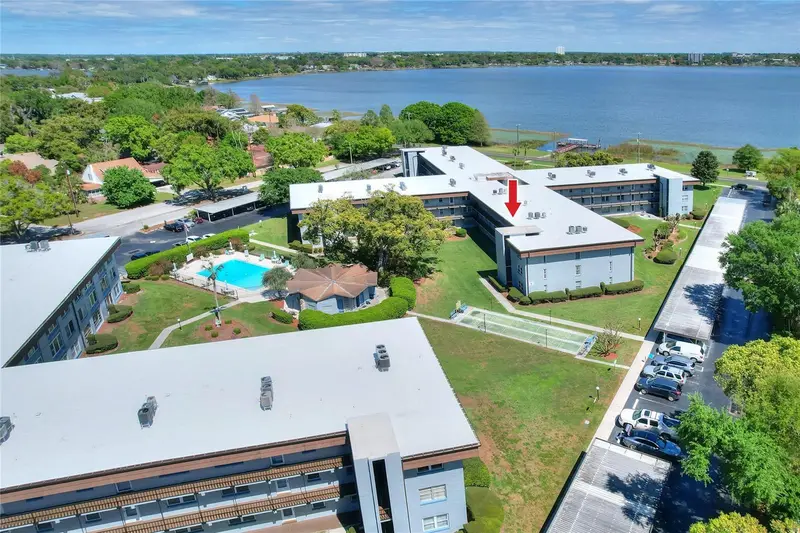 333 Lake Howard Dr Nw #203c, FL