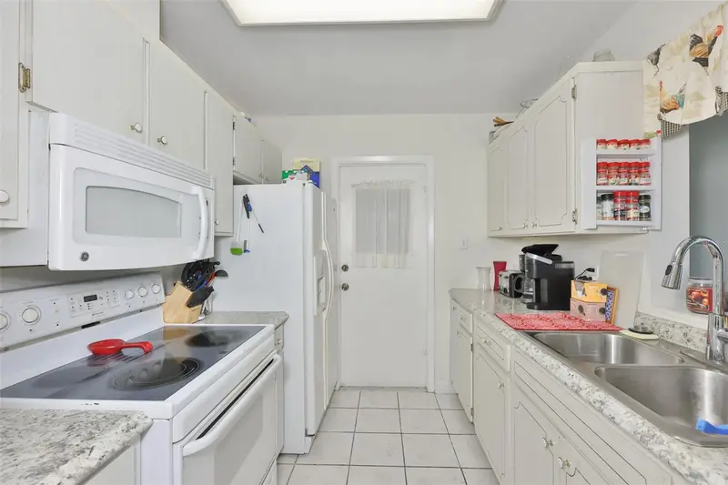 700 Rutgers Pl, FL