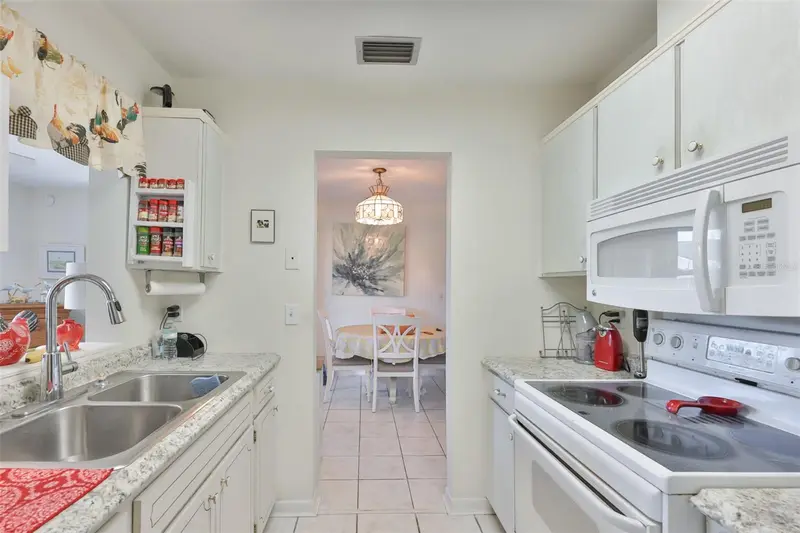 700 Rutgers Pl, FL
