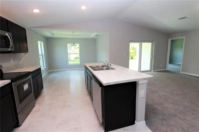 154 Australian Dr, FL
