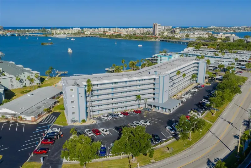 1868 Shore #104, FL