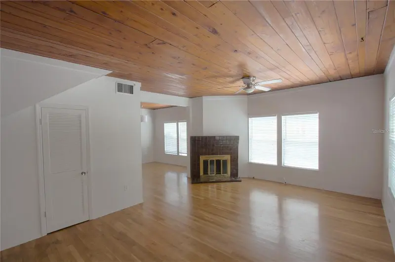 303 S Osprey Ave #303, FL