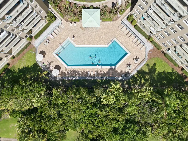 4 Oceans West Blvd #701c, FL