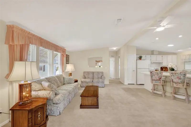 706 Tangerine Dr, FL