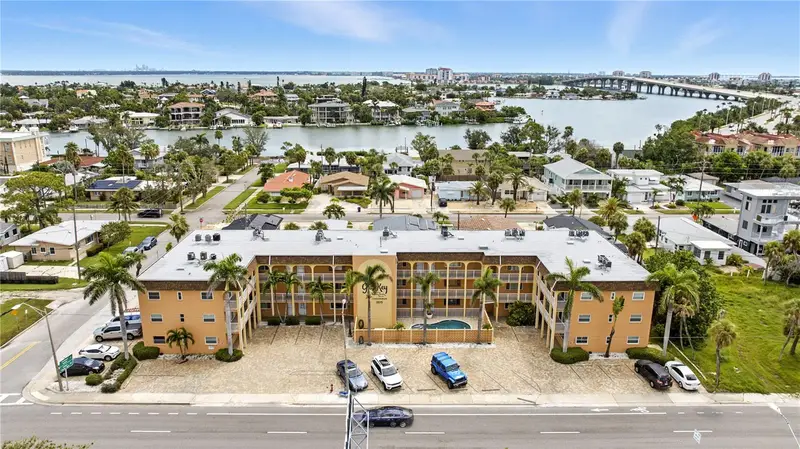 3575 Gulf Blvd #105, FL
