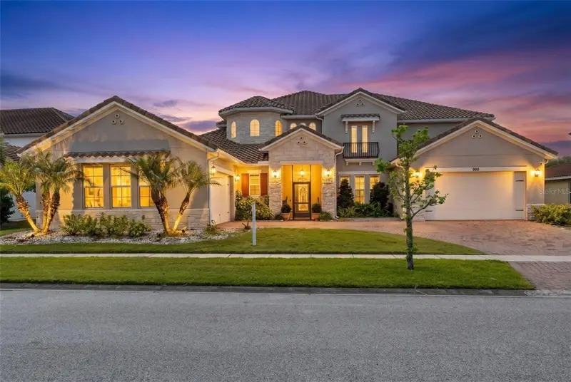 900 Windlass Ct, FL