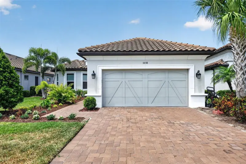 5238 Morey Farms Loop, FL